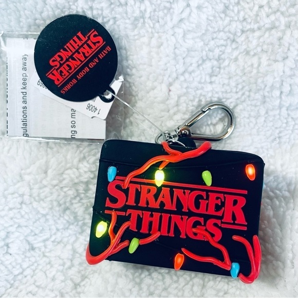NWT Stranger Things, Bath & Body Works, PocketBac 5-Pack + Light-up Holder - Picture 9 of 9
